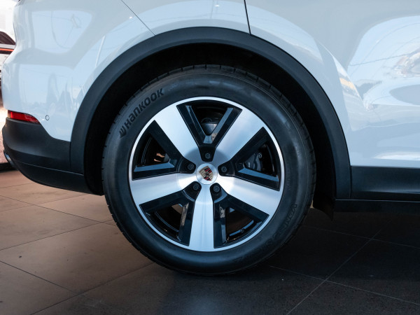 2025 Porsche Cayenne E-Hybrid SUV image 24