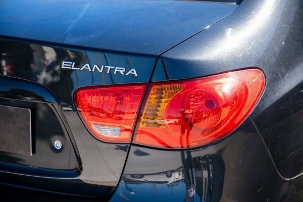 2008 Hyundai Elantra HD SLX Sedan Image 7