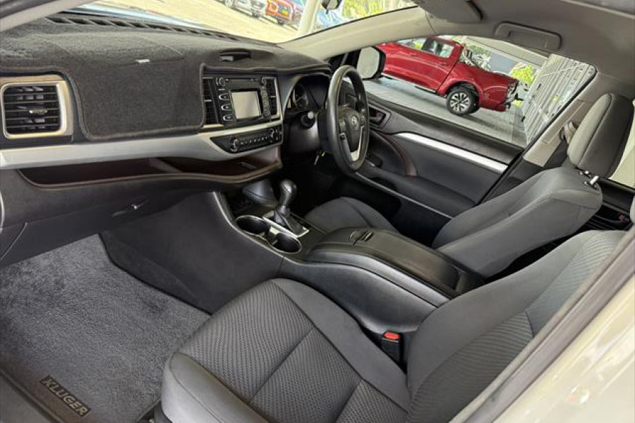 2016 Toyota Kluger GSU50R GX SUV Image 10