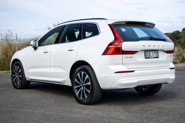 2024 Volvo XC60 UZ Plus B5 SUV Image 3