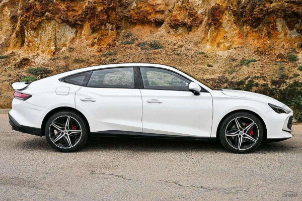 2025 MG MG7 IP42 Essence Sedan Image 4