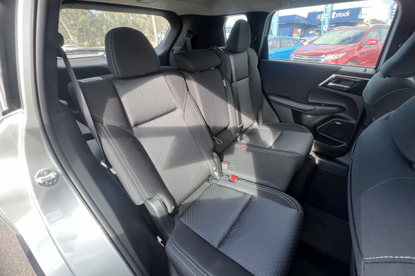2025 Mitsubishi Outlander ZM ES SUV Image 11
