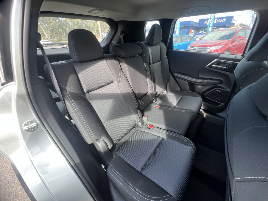 2025 Mitsubishi Outlander ZM ES SUV Image 11