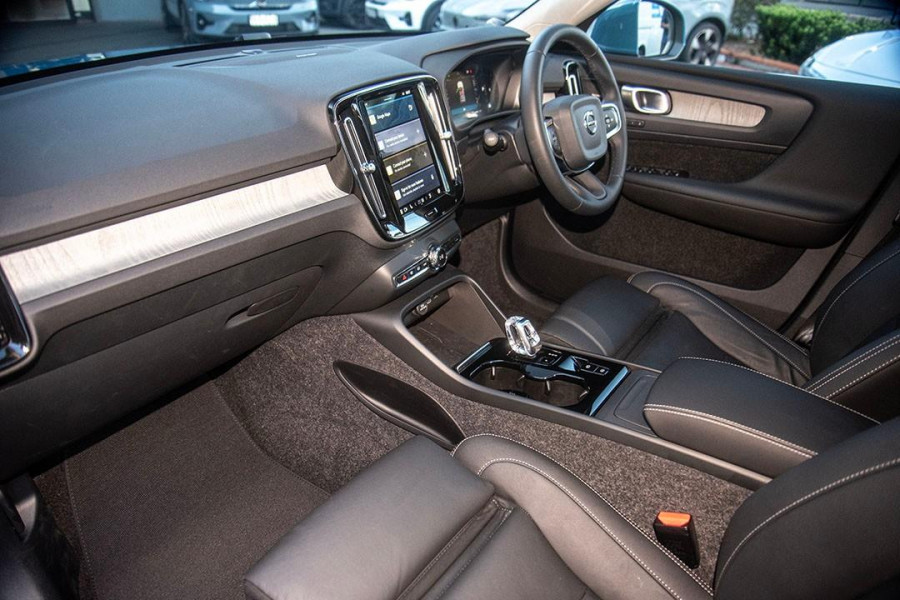 2023 MY24 Volvo XC40 XZ Ultimate B4 Bright SUV Image 7
