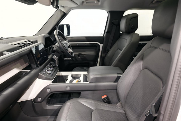 2025 MY25.5 Land Rover Defender L663 110 P400 S SUV Image 3