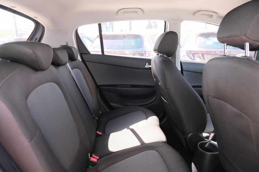 2014 MY15 Hyundai i20 PB Active Hatch Image 10
