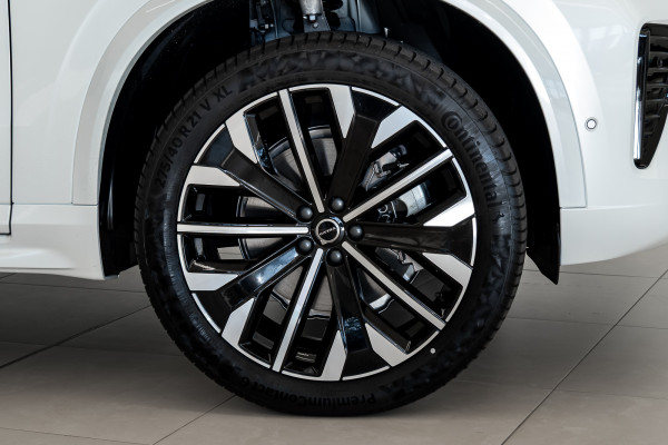 2025 MY26 Volvo XC90 L Series Ultra B5 Dark SUV Image 9
