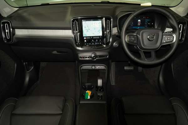 2025 Volvo XC40 XZ Plus B4 Special Edition SUV Image 5