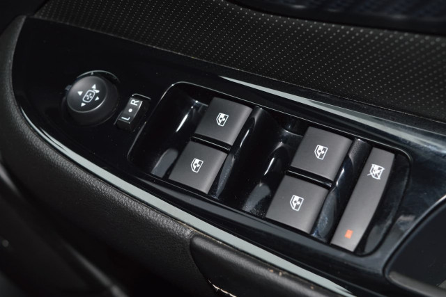 2016 Holden Commodore SS V Redline 11 of 31