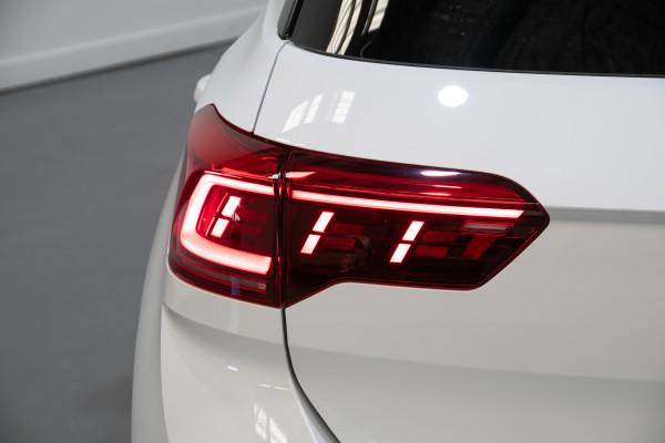 2023 Volkswagen T-Roc D11 R SUV Image 11