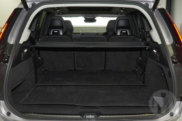 2025 MY26 Volvo XC90 L Series Ultra B5 Dark SUV Image 14
