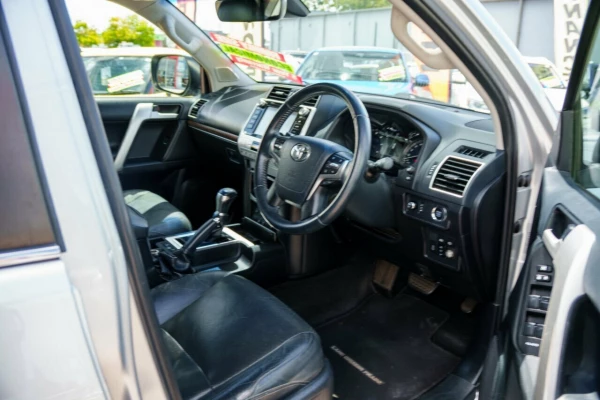 2018 Toyota LandCruiser Prado GDJ150R VX SUV Image 15