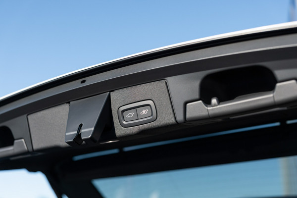 2026 Volvo XC60 UZ Ultra T8 Plug-in Hybrid Dark SUV Image 21