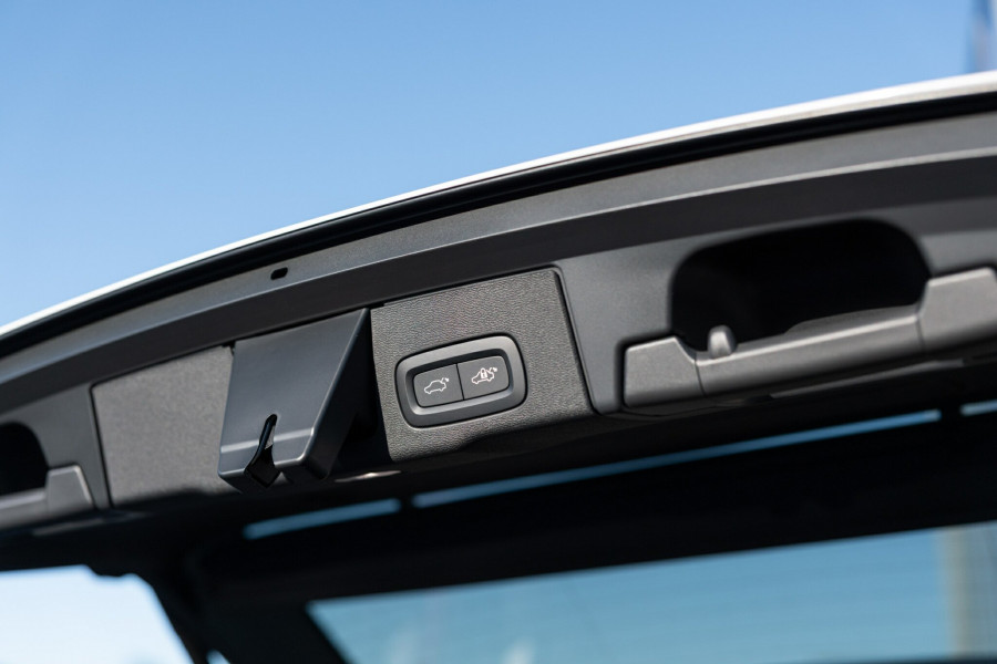 2026 Volvo XC60 UZ Ultra T8 Plug-in Hybrid Dark SUV Image 21