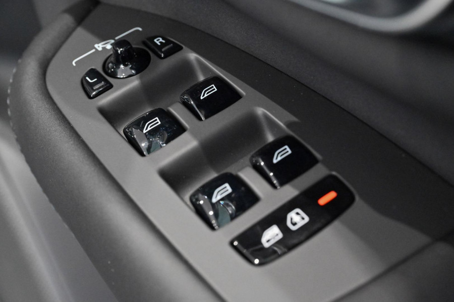 2026 Volvo XC90 L Series Ultra B5 Dark SUV Image 20