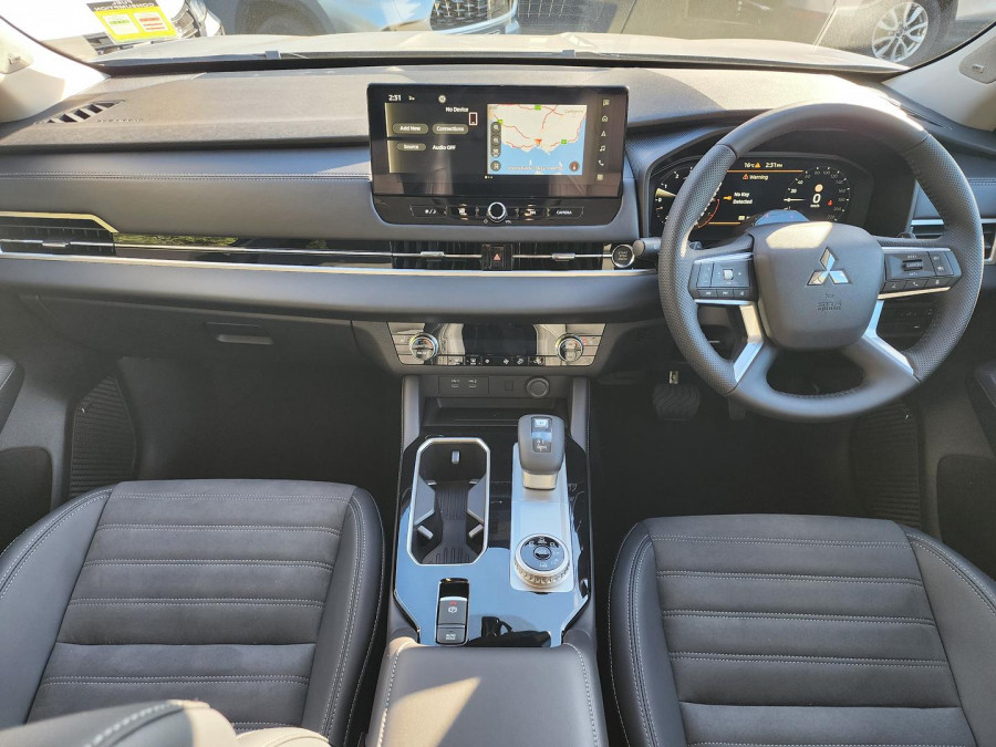 2025 Mitsubishi Outlander ZM LS SUV Image 9