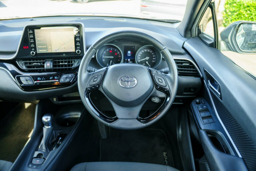 2023 Toyota C-HR NGX10R GXL SUV Image 10