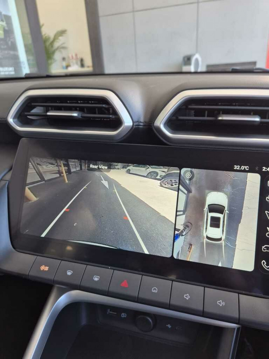 2025 MY25.5 MG ZS ZS32 Essence Hybrid+ SUV Image 13