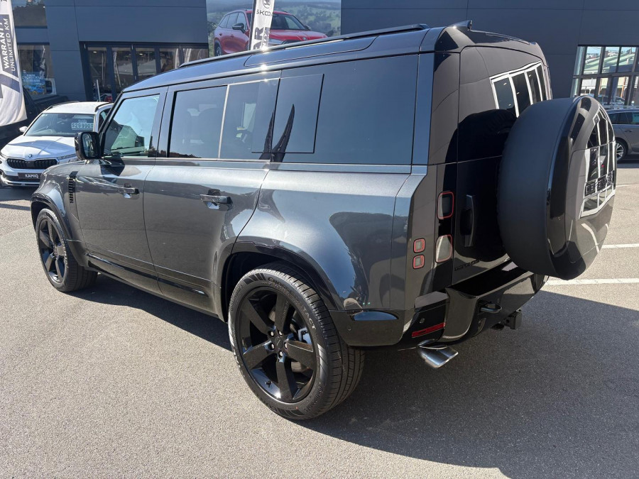 2026 Land Rover Defender L663 110 P425 X-Dynamic SE SUV Image 13