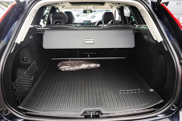 2026 Volvo XC60 UZ Ultra B5 Dark SUV Image 10