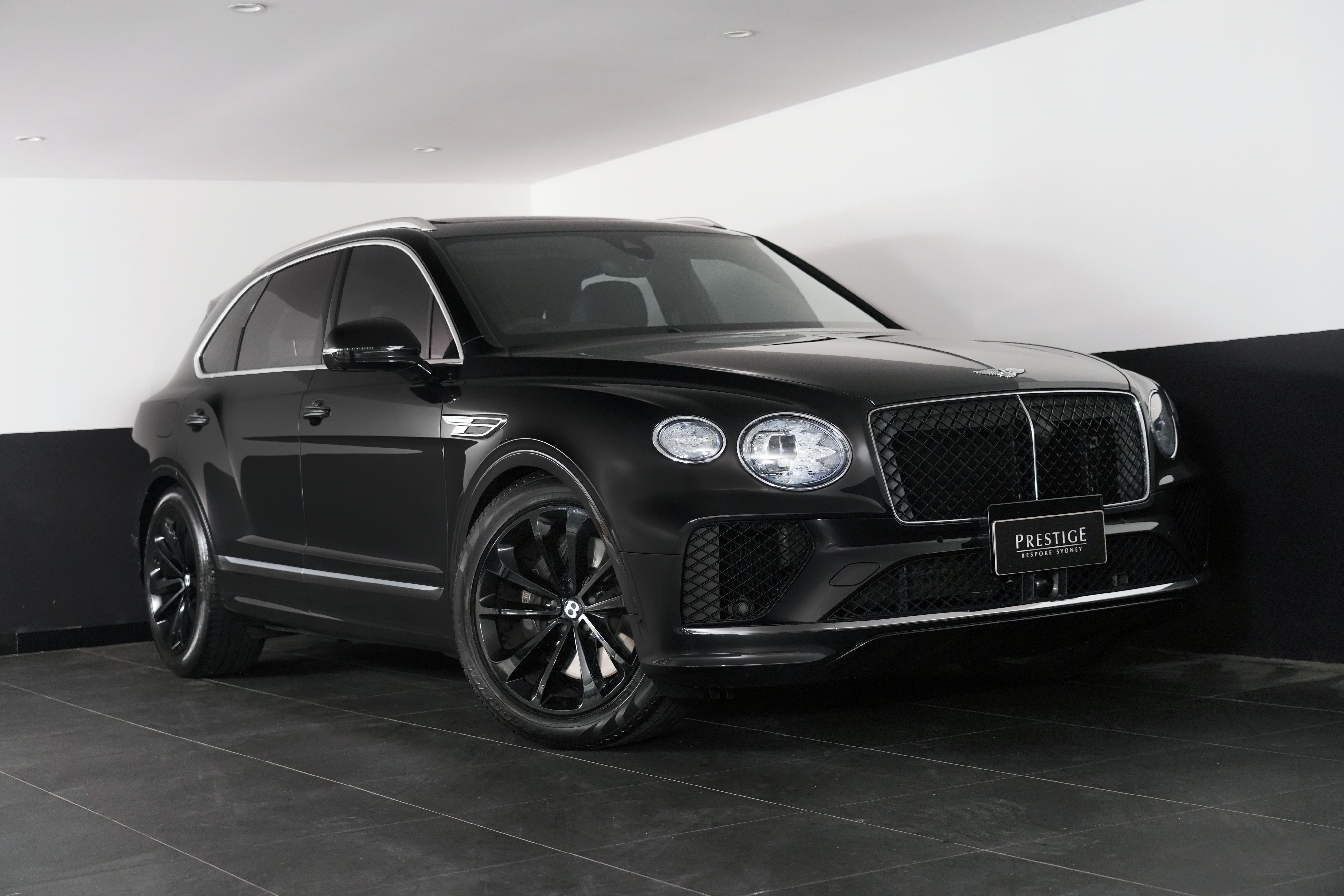2024 Bentley Bentayga V8 SUV Image 1