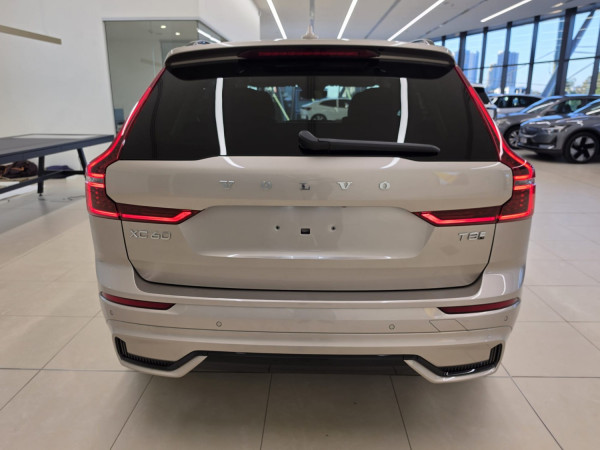 2025 MY26 Volvo XC60 UZ Plus T8 Plug-in Hybrid Dark SUV image 8