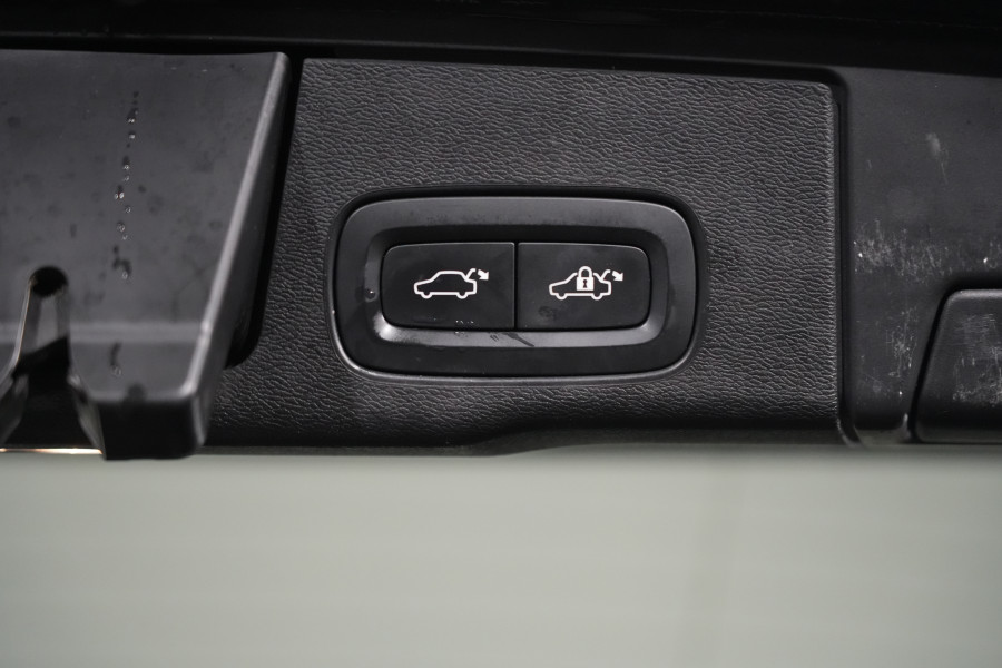 2019 Volvo XC60 UZ D4 Momentum SUV Image 33