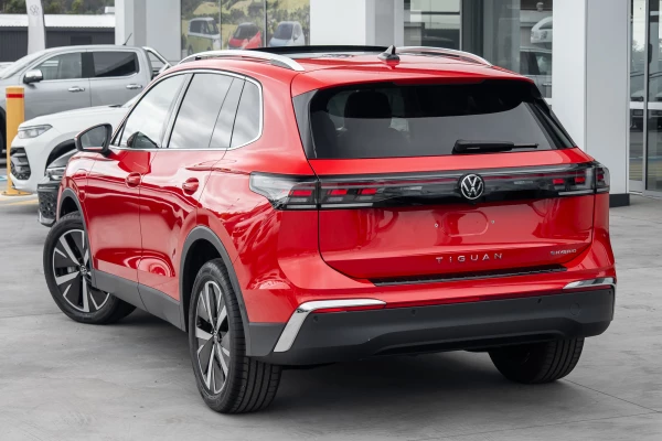 2026 Volkswagen Tiguan CT 150TSI eHybrid Elegance SUV Image 2