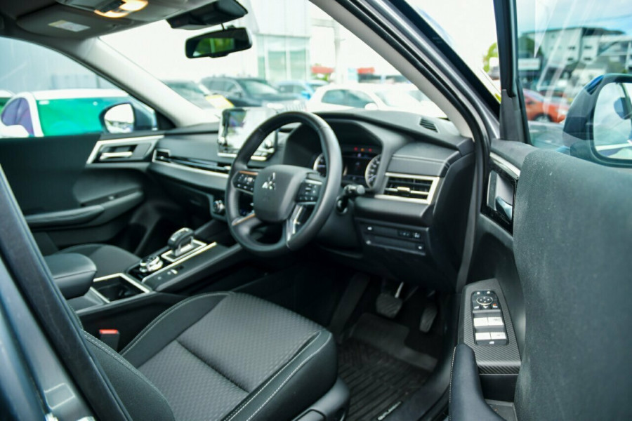 2023 MY24 Mitsubishi Outlander ZM LS SUV Image 18