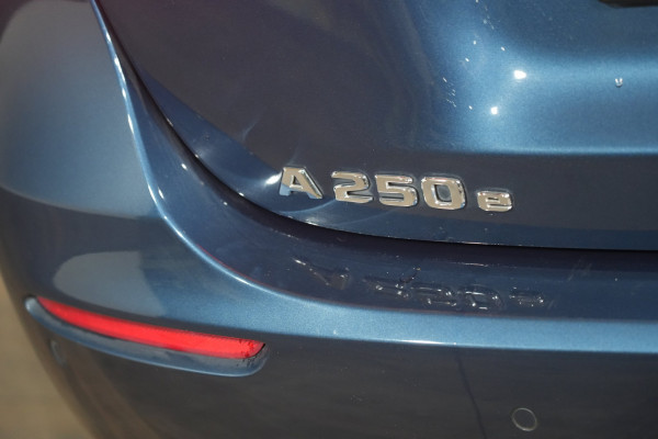 2021 Mercedes-Benz A-Class A250e Hatch image 9