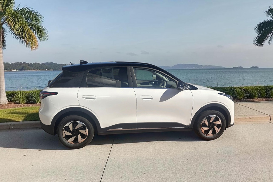 2026 Geely EX2 E22H Inspire Hatch Image 2