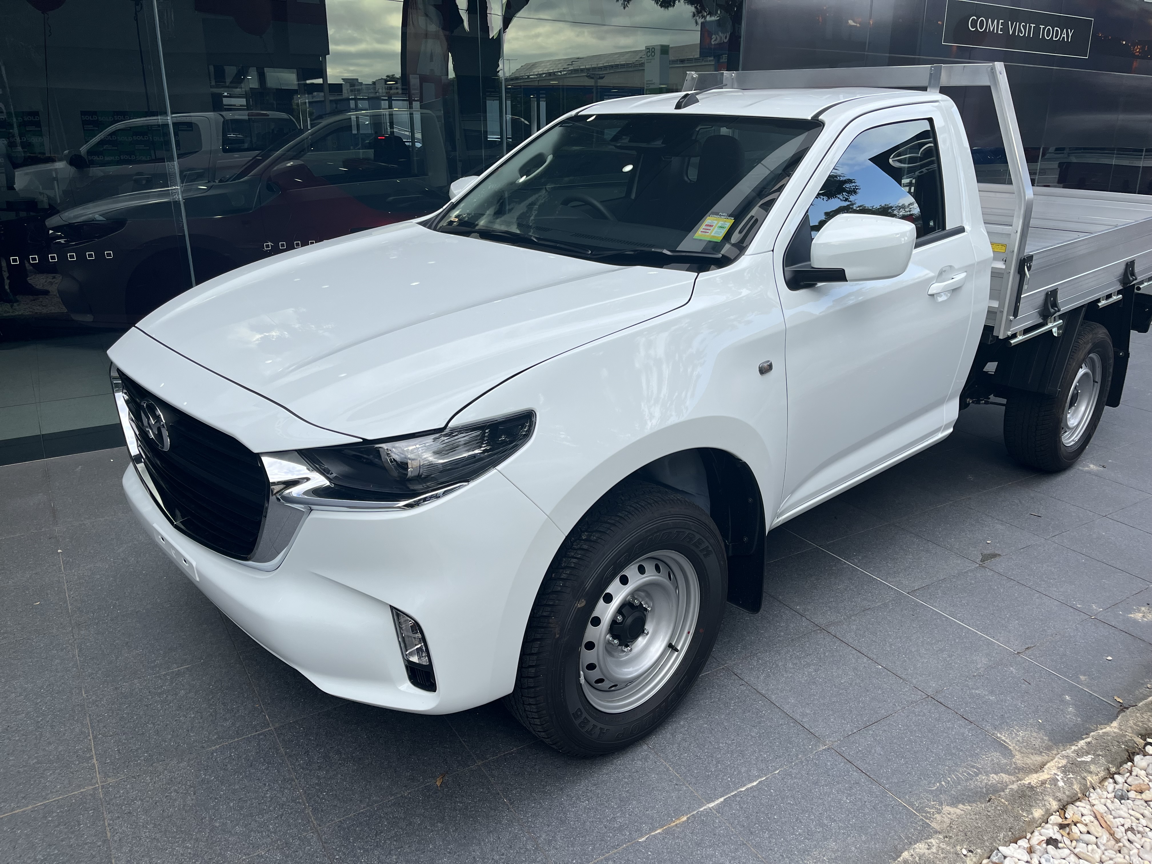 2024 Mazda BT-50 TF XS Cab Chassis Image 2