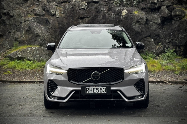 2025 Volvo XC60 UZ Ultra B5 Dark SUV Image 2