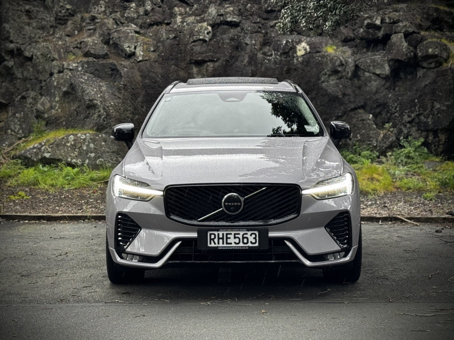 2025 Volvo XC60 UZ Ultra B5 Dark SUV Image 2