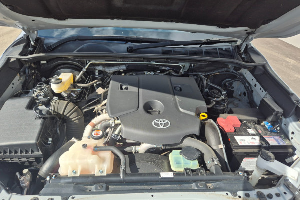 2018 Toyota HiLux  SR5 Double Cab Pick Up Image 32