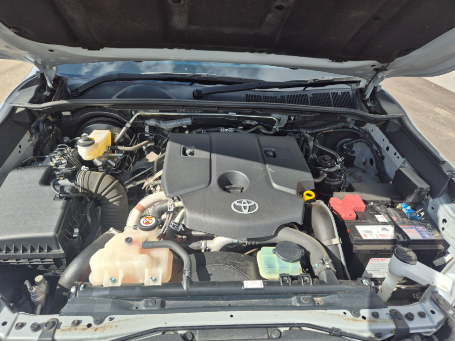2018 Toyota HiLux  SR5 Double Cab Pick Up Image 32