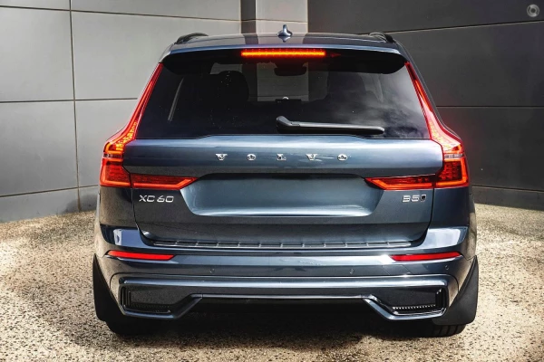 2026 Volvo XC60 UZ Ultra B5 Dark SUV Image 3
