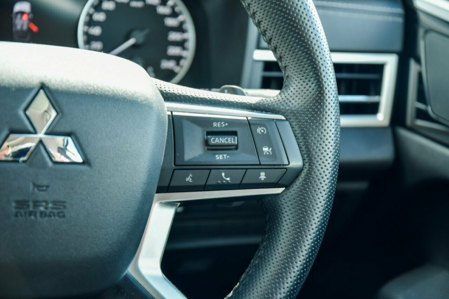 2024 Mitsubishi Outlander ZM LS SUV Image 13
