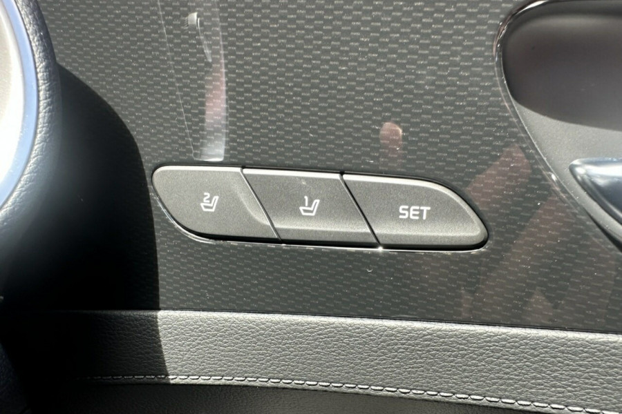 2024 Kia Cerato BD GT Hatch Image 21