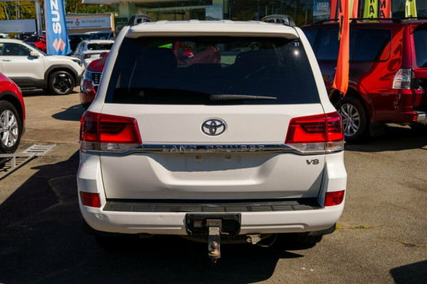 2016 Toyota LandCruiser VDJ200R GXL SUV Image 3