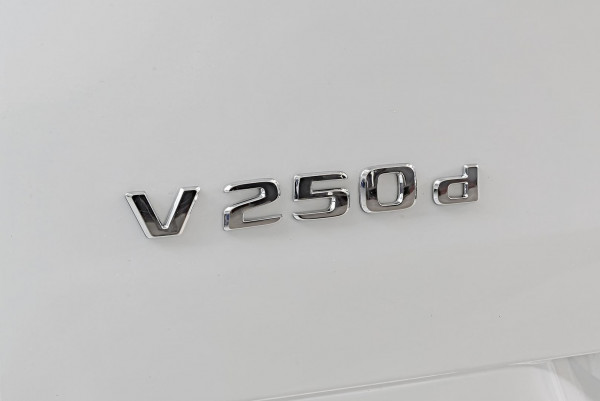 2021 Mercedes-Benz V-Class 447 V250 d Avantgarde People Mover image 19