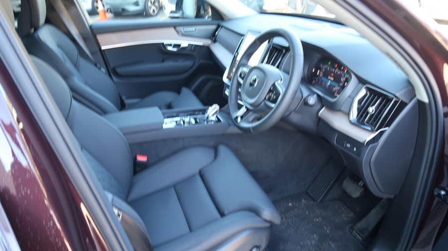 2025 MY26 Volvo XC90 L Series Plus T8 Plug-in Hybrid Dark SUV Image 13