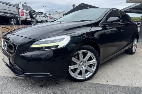 2016 MY17 Volvo V40 M Series T4 Inscription Hatch