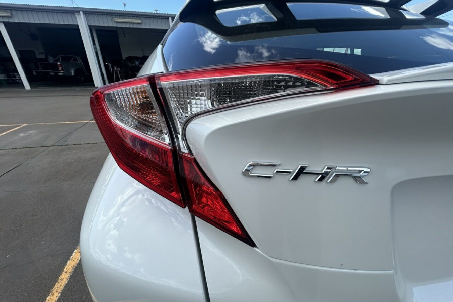2018 Toyota C-HR NGX10R  SUV Image 13