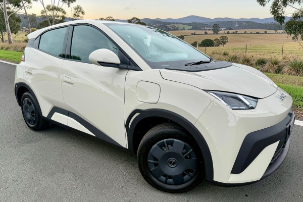 2025 BYD ATTO 1  Essential Hatch Image 1