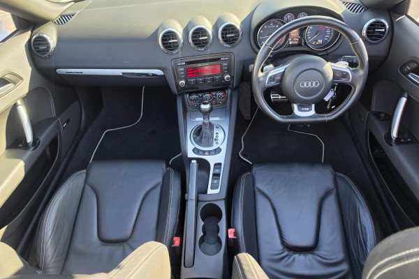 2009 Audi TTS 8J  Convertible Image 15