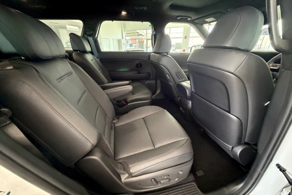 2026 Hyundai Palisade Calligraphy Black Ink SUV Image 11