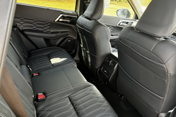 2025 Mitsubishi Outlander ZM Exceed SUV Image 15