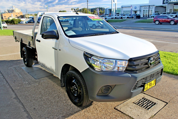 2021 Toyota HiLux Workmate Cab Chassis Image 4