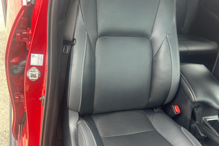 2022 Toyota HiLux GUN126R Rogue Double-Cab Pick-Up Image 10